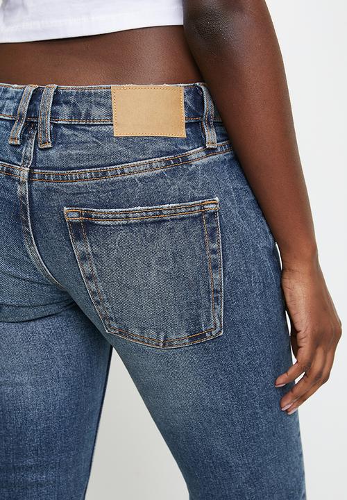 Cotton On - Low rise bootcut jean - Tear Drop Blue