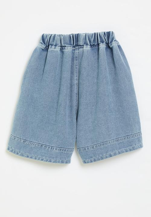 Pop Candy - Cuffed hem denim shorts with side seam pockets - blue