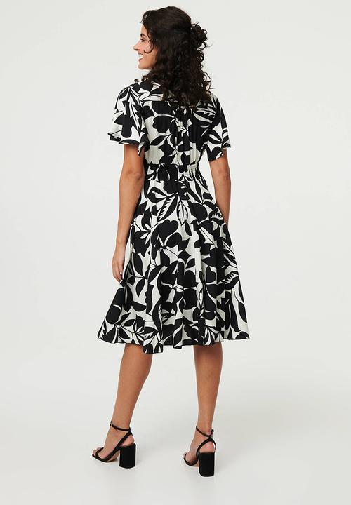 Izabel London - Elasticated Waist Midi Dress button through detail - Black