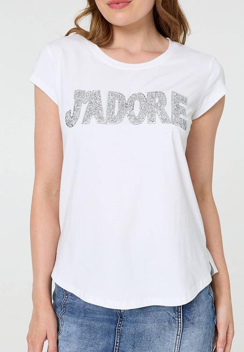 Stella Morgan - Cap Sleeve Scooped Hem Jadore Logo Tee - White