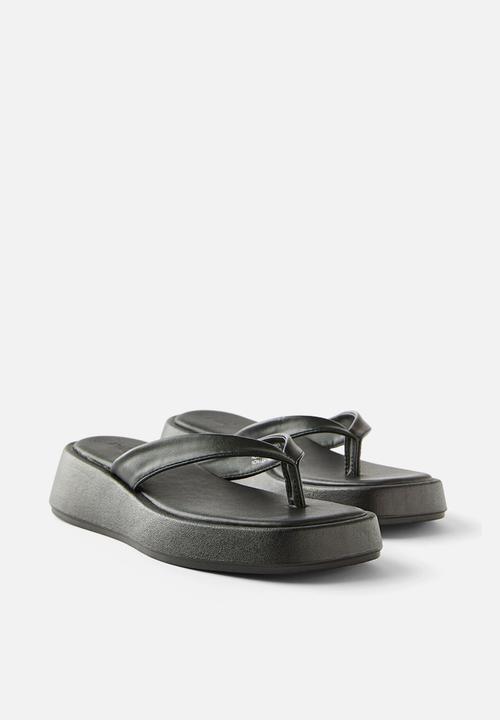 Cotton On - Byron flatform sandal - black smooth