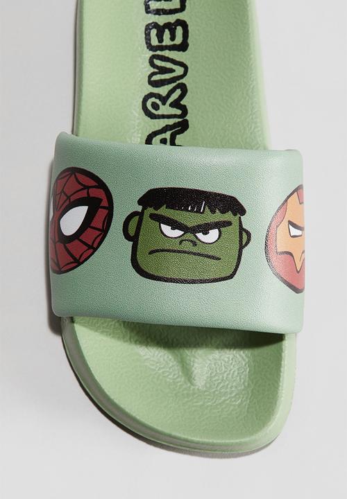 H&M - Pool shoes - green/marvel comics