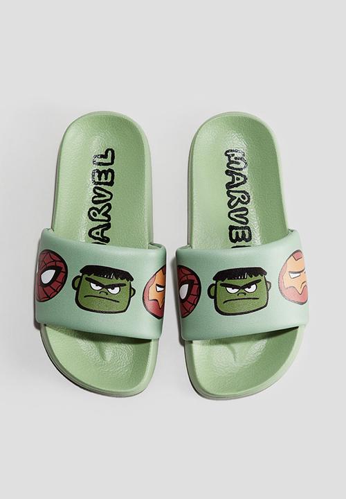 H&M - Pool shoes - green/marvel comics