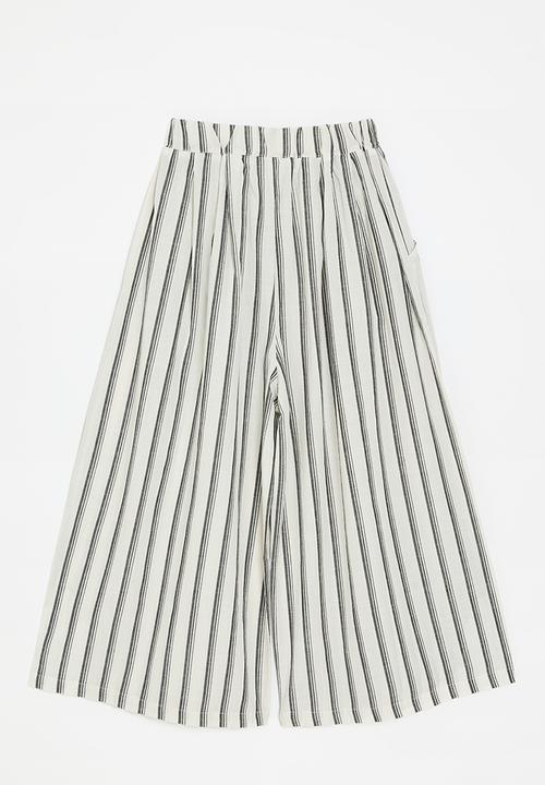 Pop Candy - Wide leg pants with curved inset pockets - dark grey stripes