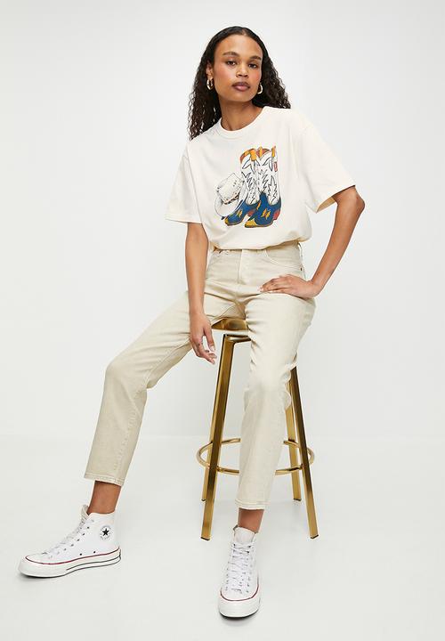 Levi’s® - Gr tabor tee - cowboy boot and hat egret graphic	
