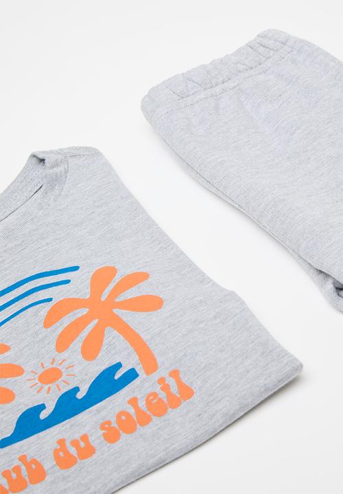 Pop Candy - Placement print tee with shorts - grey/club du soleil