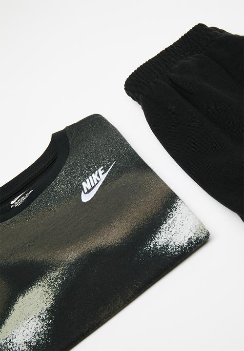 Nike - Nkn club express short sleeve tee short - black