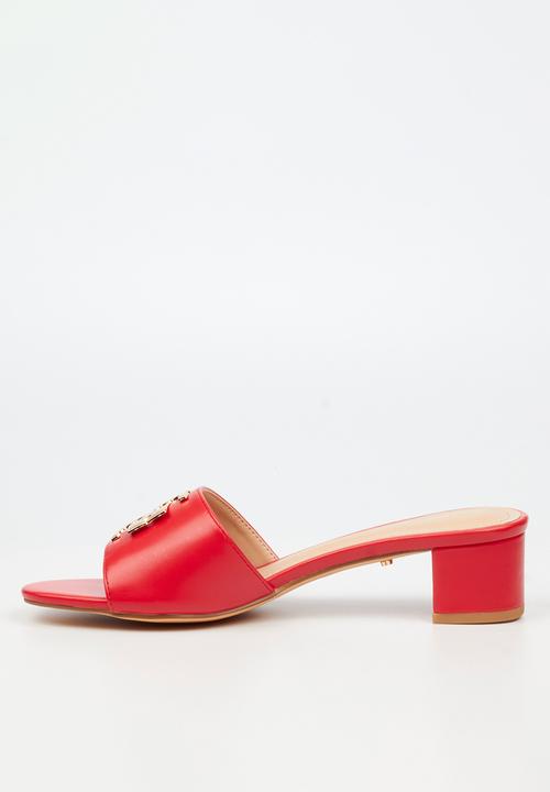 Miss Black - Bina 1 block heel mule - red