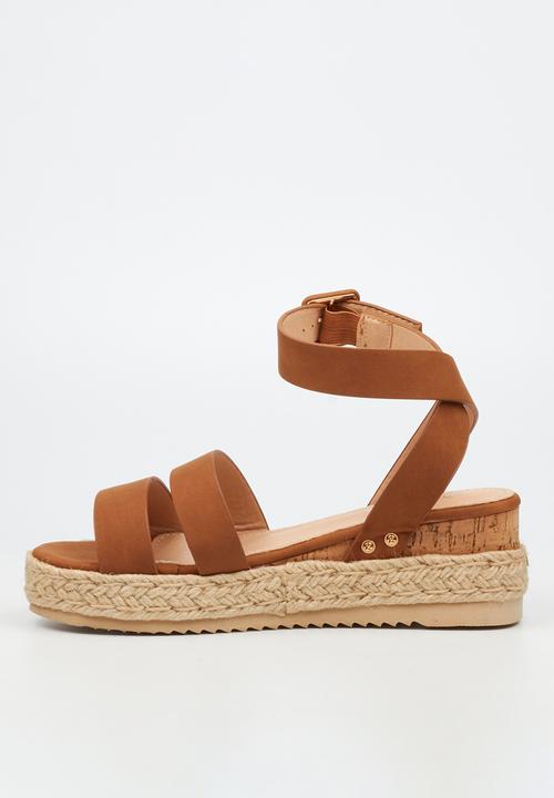 Miss Black - Steffi 2 wedge - tan