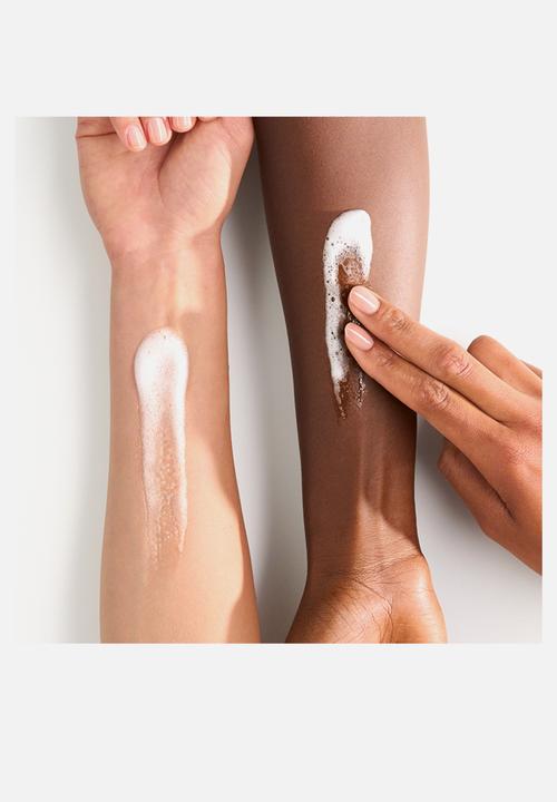 Catrice - Soft Glam Foam Primer - 010 Beyond The Cloud