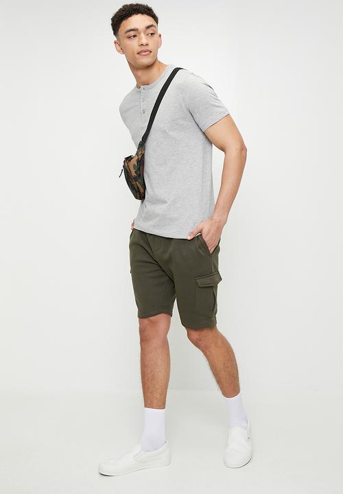 Brave Soul - Cargo Knit Shorts  - Khaki