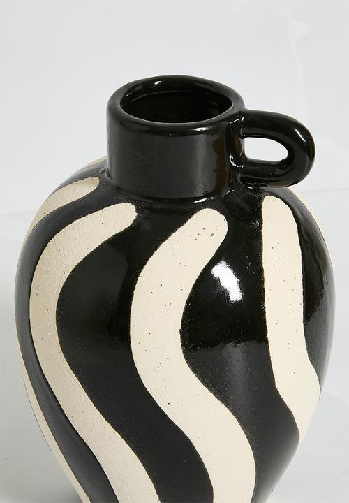H&S - Ceramic Swirl Vase - Black & White