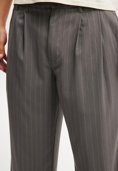 Cotton On - Super Baggy Pleated Pant - Charcoal Pinstripe
