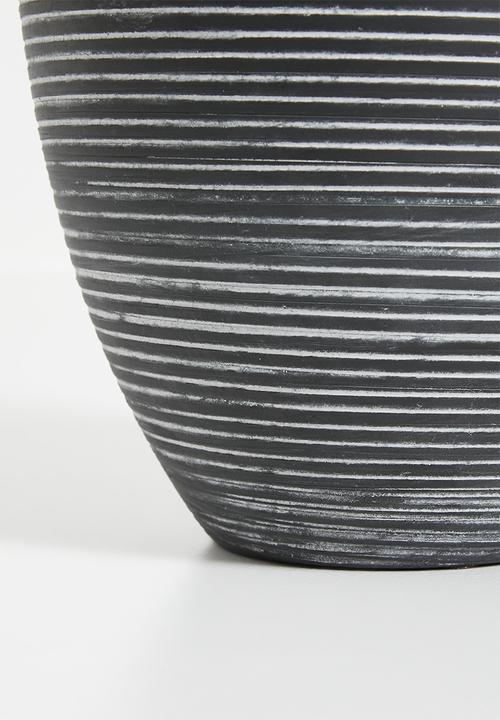 H&S - Pluto planter set of 3 - black