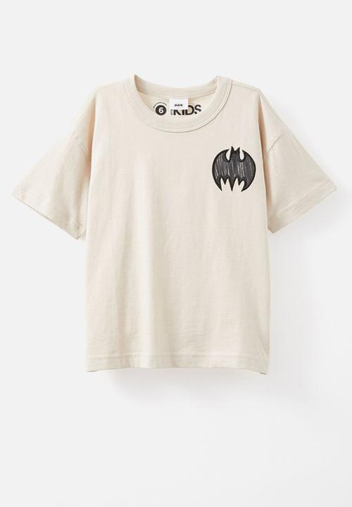 Cotton On - Licensed drop shoulder short sleeve tee - lcn wb rainy day/batman ready for action
