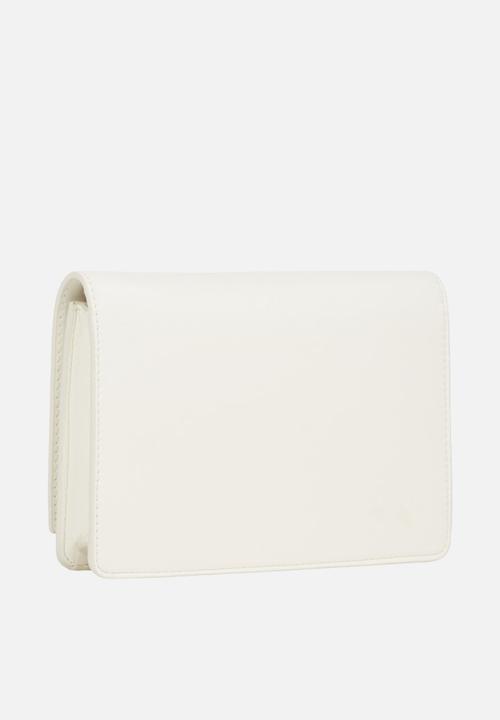 Calvin Klein - Hardware flap crossbody - chalk