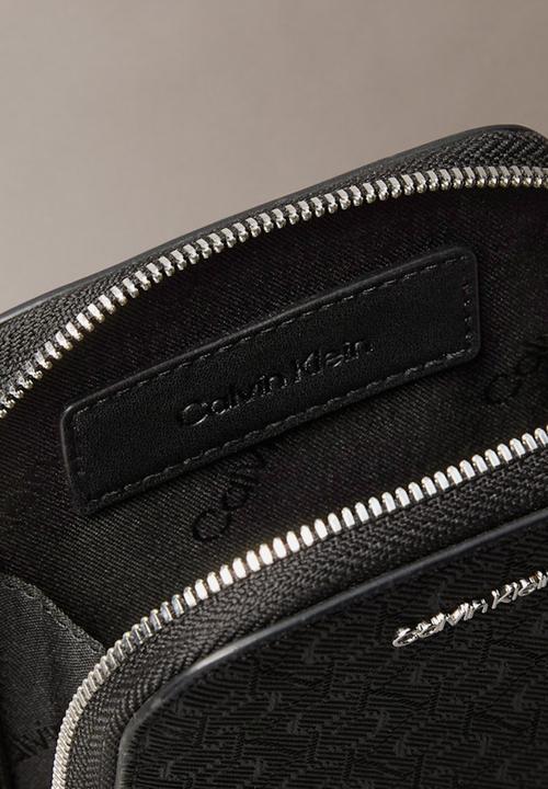Calvin Klein - Ck must phone crossbody mono - black mono