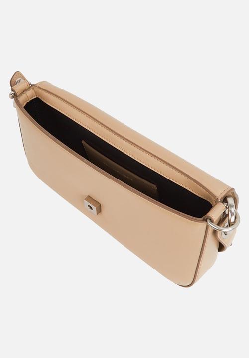 Calvin Klein - Sculpted flap shoulder pouch25 - crockery
