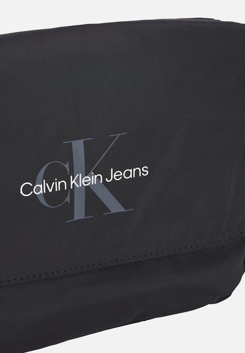Calvin Klein - Sport Essentials Ut Flap Cb22 - Black