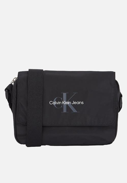 Calvin Klein - Sport Essentials Ut Flap Cb22 - Black