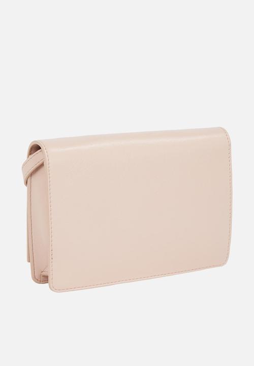 Calvin Klein - Hardware flap crossbody- rose dust