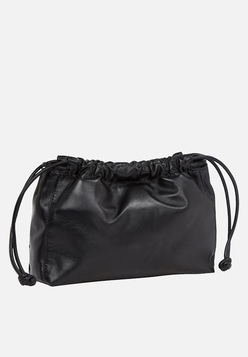 Calvin Klein - Drawstring crossbody26 - black