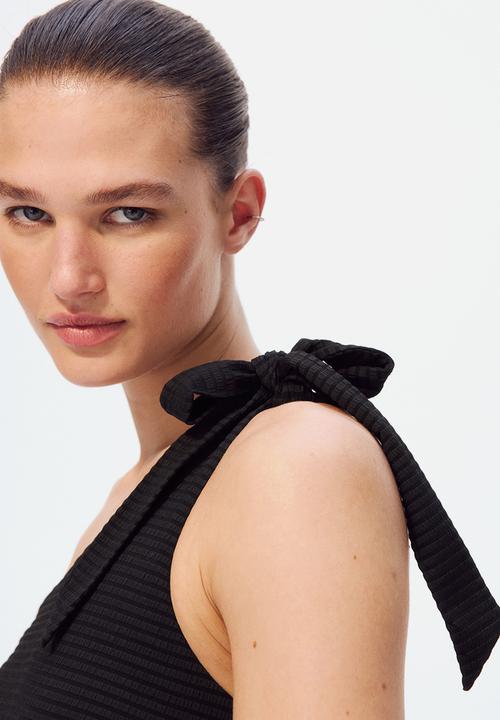 H&M - Padded-cup one-shoulder swimsuit - black