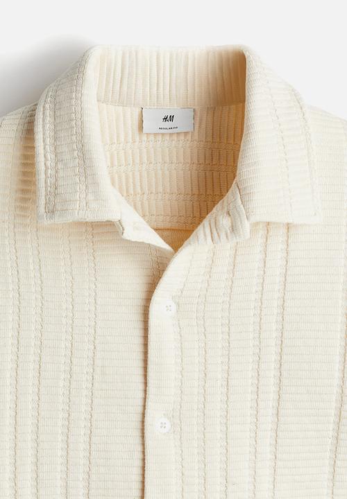 H&M - Regular fit textured-knit shirt - cream