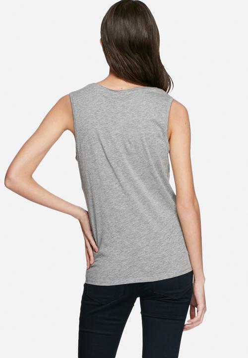 Noisy May - Yulia tee