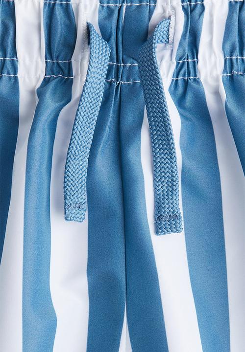 H&M - Printed swim shorts - blue/white striped