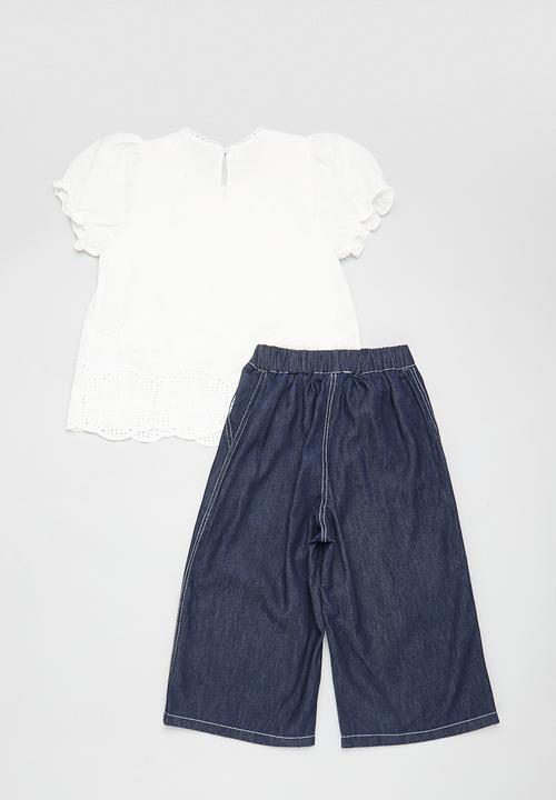 Pop Candy - Embroidered lace trim top with flared jeans - white/dark navy