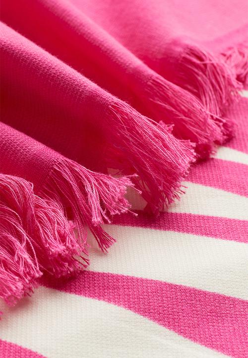 H&M - Fringed beach towel - hot pink/patterned