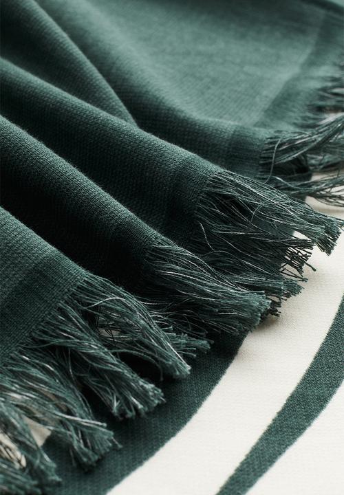 H&M - Fringed beach towel - dark green patterned
