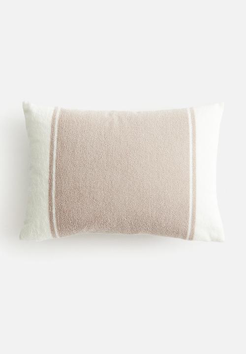 H&M - Terry beach cushion - greige block-coloured