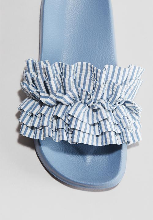 H&M - Pool shoes - light blue striped