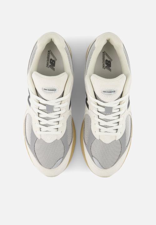 New Balance  - U2002R v1