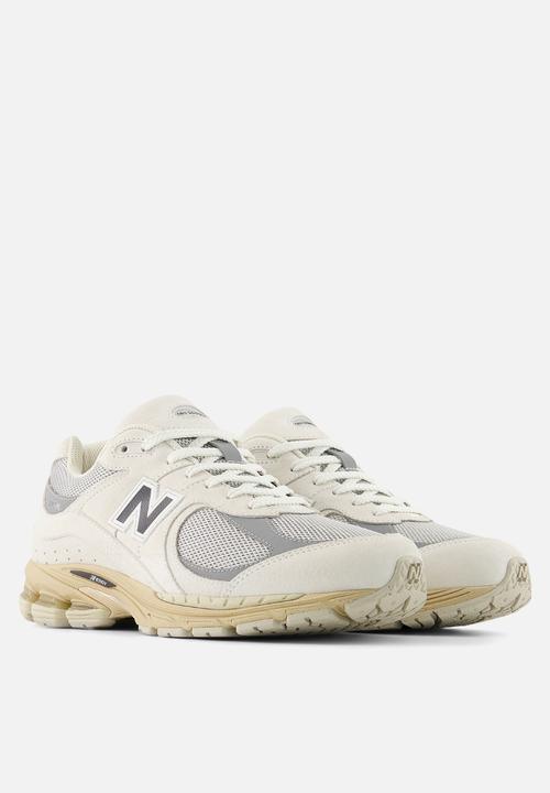 New Balance  - U2002R v1