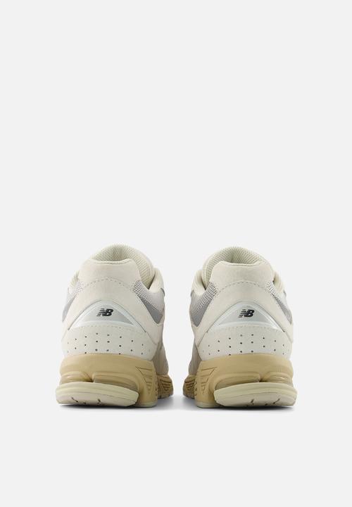 New Balance  - U2002R v1