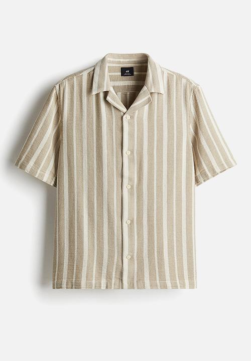 H&M - Regular fit textured resort shirt - beige/striped