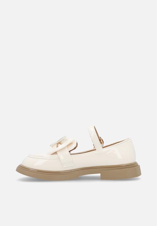 Pop Candy - Mary Janes with bow and studded butterfly detail - cream