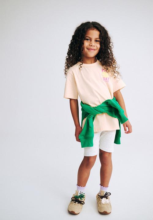 Cotton On - Poppy oversize graphic print tee - pale peach/fun day club