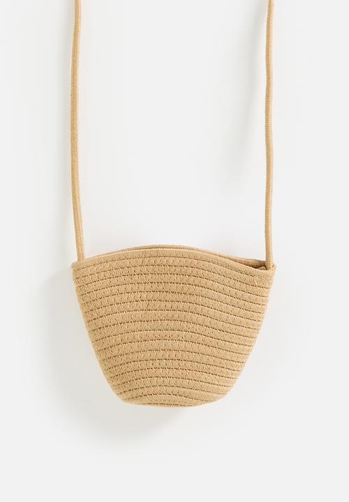Pop Candy - Bucket-shaped straw bag with knitted cherries - natural