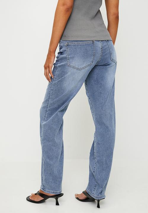 Stella Morgan - Mid Waist Straight Leg Comfort Denim Jean - Light Wash