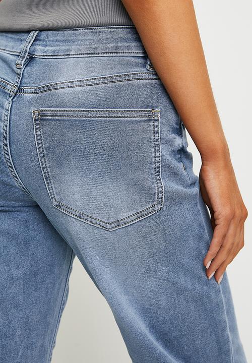 Stella Morgan - Mid Waist Straight Leg Comfort Denim Jean - Light Wash