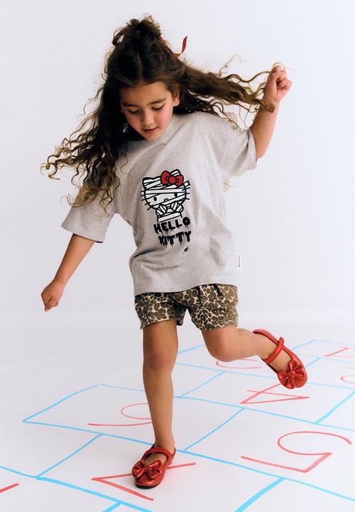 Cotton On - License drop shoulder short sleeve tee - lcn san hello kitty halloween/grey marle