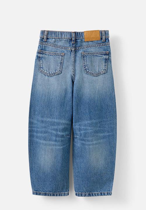 Cotton On - Unisex barrel leg denim jean - blue haven mid blue