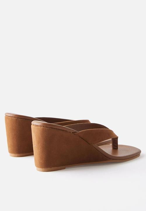 Cotton On - Eve flip flop wedge - tan micro