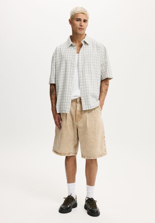 Cotton On - Baggy Denim Short - Pleat Cinnamon