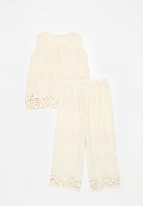 Pop Candy - Scallop hem top & pants with crochet lace hem - ecru
