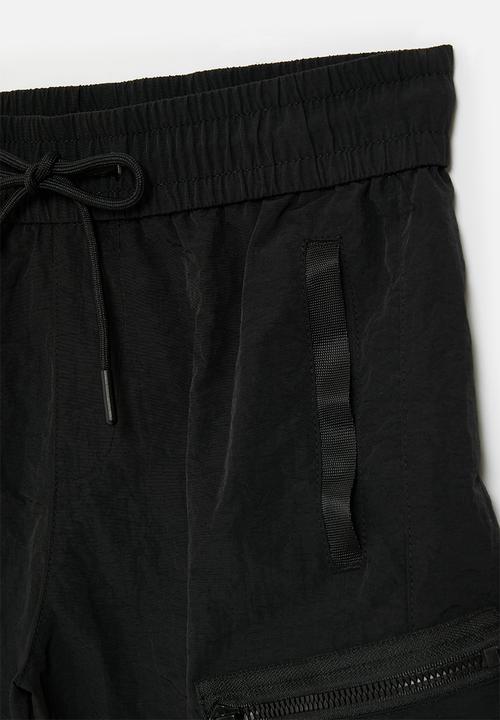 SOVIET - Boys fashion nylon short - black